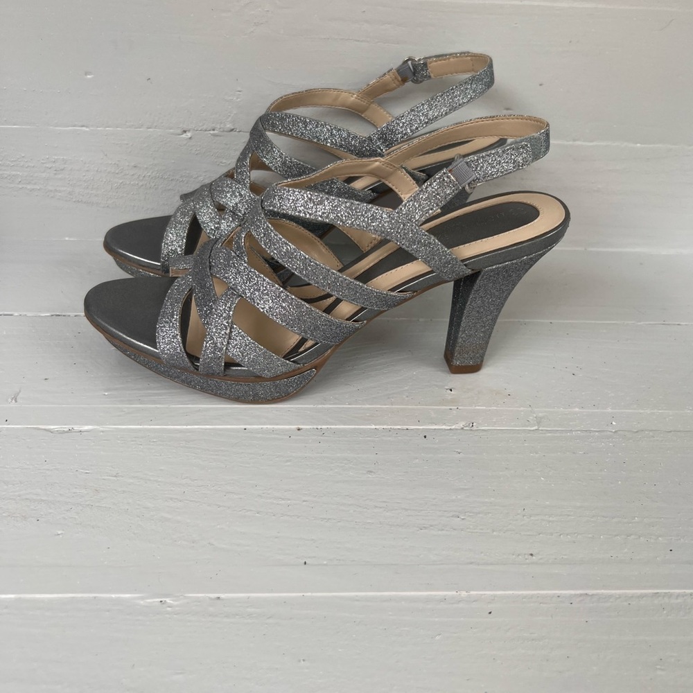 Naturalizer Dressy platform Heals Delma Pewter Glitter. Size 8.5 M